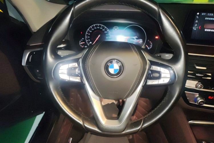 Used BMW 5 Series 2019 525Li Luxury Package Steering Wheel