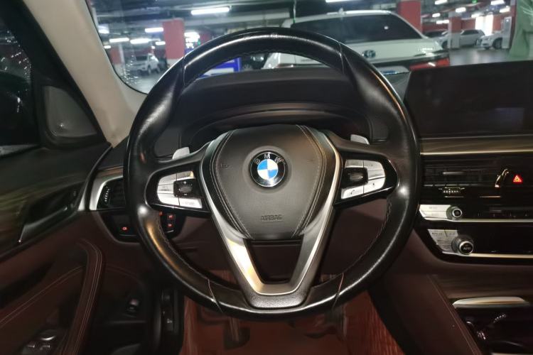 Used BMW 5 Series 2019 Updated 530Li xDrive Luxury Package Steering Wheel
