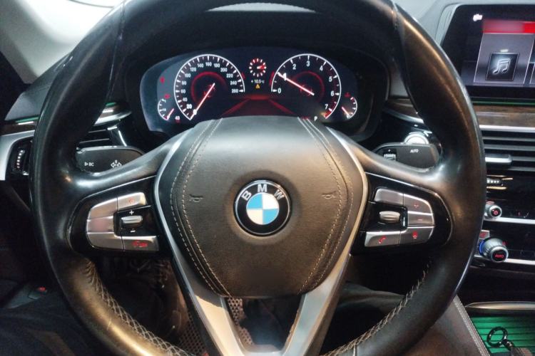 Used BMW 5 Series 2019 525Li Luxury Package Steering Wheel