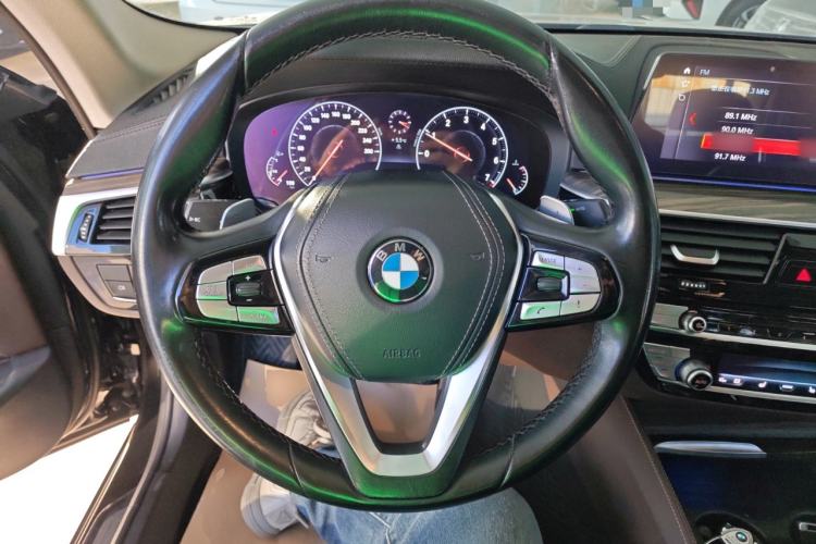 Used BMW 5 Series 2019 Facelifted 530Li Leading Edition Luxury Package Steering Wheel