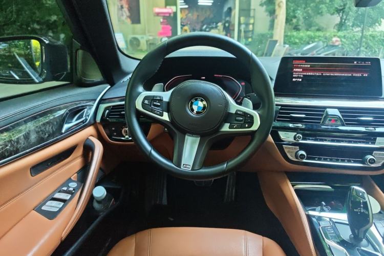 Used BMW 5 Series 2019 530Li Leading Model M Sport Package Steering Wheel