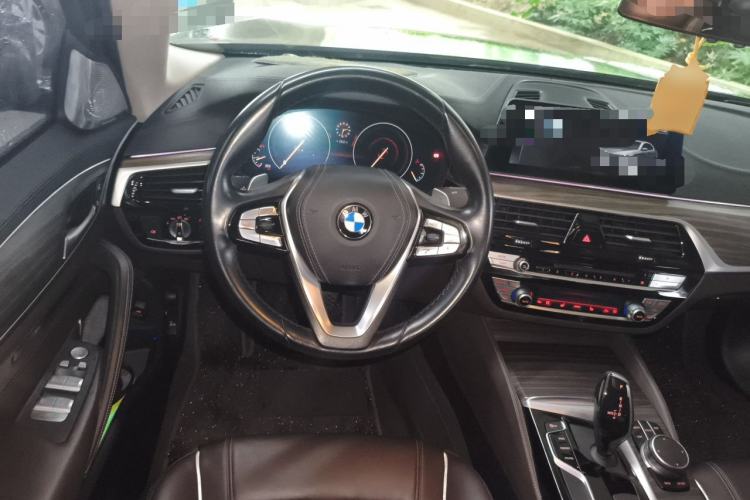 Used BMW 5 Series 2019 Facelifted 530Li Leading Edition Luxury Package Steering Wheel