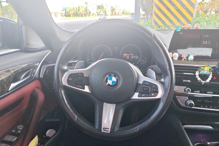 Used BMW 5 Series 2019 530Li Leading Model M Sport Package Steering Wheel