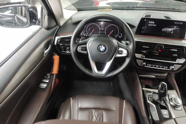 Used BMW 5 Series 2019 530Li xDrive Luxury Package Steering Wheel