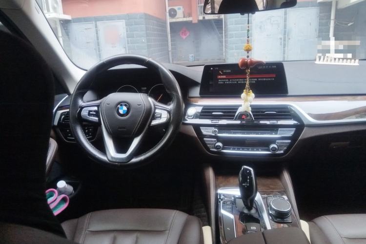 Used BMW 5 Series 2019 525Li Luxury Package Steering Wheel