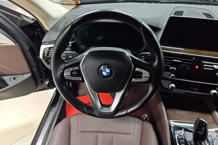 Used BMW 5 Series 2019 Facelifted 525Li Luxury Package Steering Wheel
