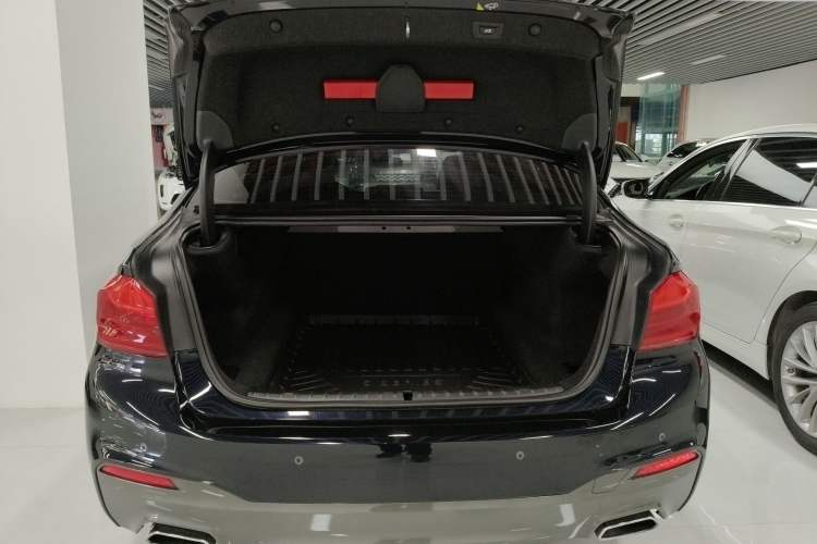 Used BMW 5 Series 2019 525Li M Sport Package Trunk