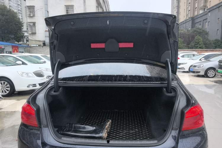 Used BMW 5 Series 2019 525i M Sport Package Trunk