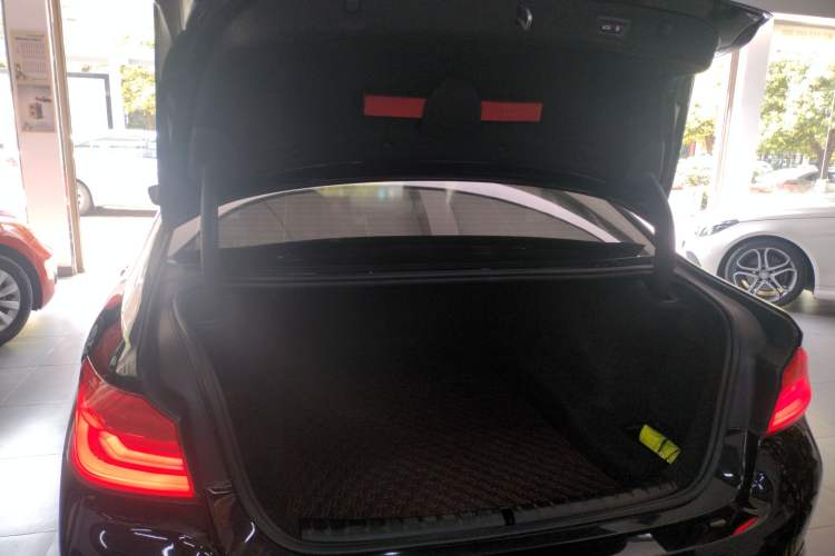 Used BMW 5 Series 2019 Facelifted 530Li Luxury Edition Premium Package Trunk