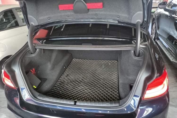 Used BMW 5 Series 2019 Restyled 525i M Sport Package Trunk
