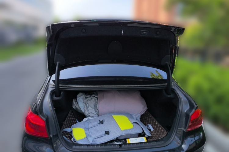 Used BMW 5 Series 2019 525Li Luxury Package Trunk
