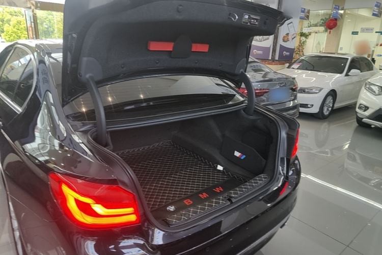 Used BMW 5 Series 2019 Facelifted 530Li Luxury Edition Premium Package Trunk