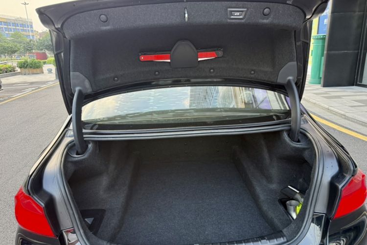 Used BMW 5 Series 2019 525Li M Sport Package Trunk