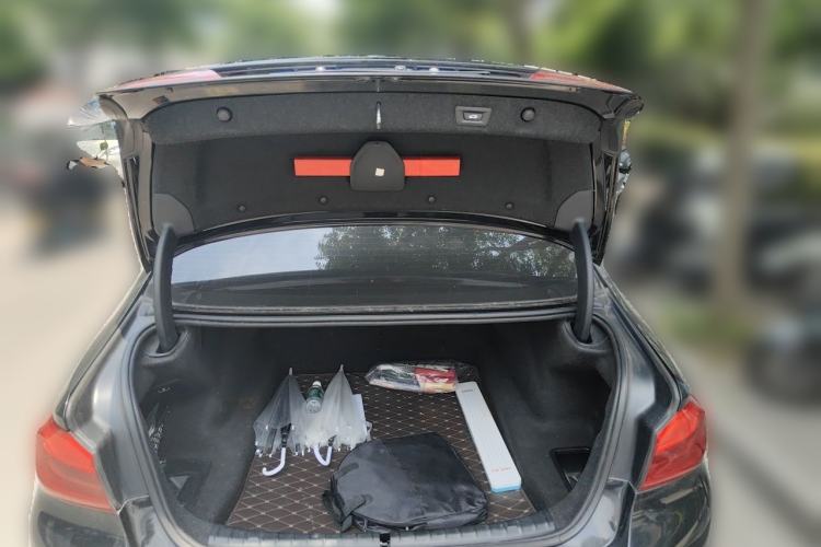 Used BMW 5 Series 2019 525Li M Sport Package Trunk