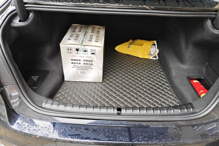 Used BMW 5 Series 2019 530Li Luxury Edition M Sport Package Trunk