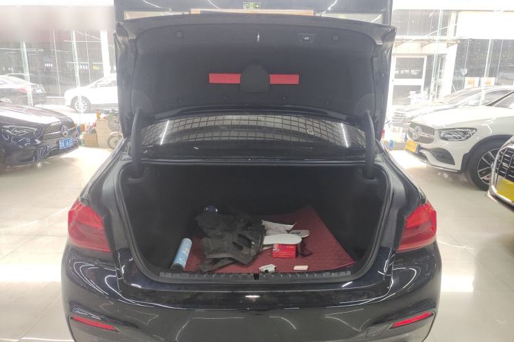 Used BMW 5 Series 2019 Facelifted 530Li Leading Edition M Sport Package Trunk