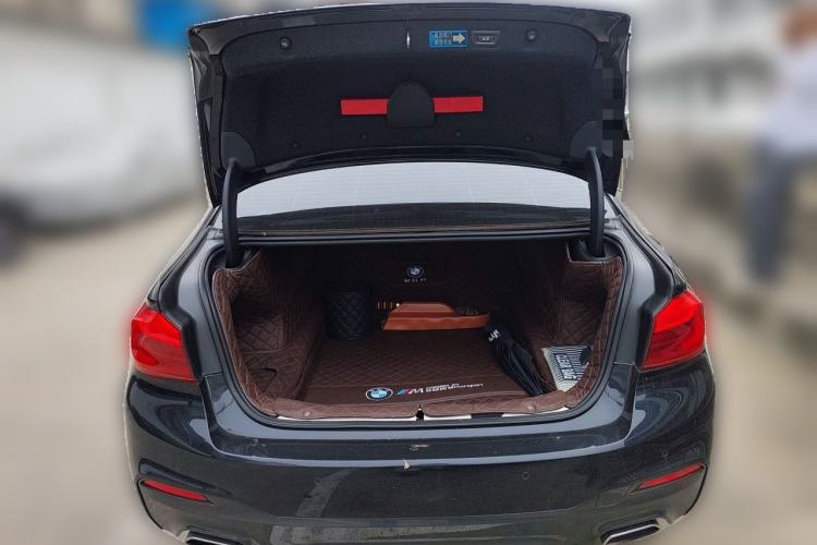 Used BMW 5 Series 2019 Facelifted 530Li Leading Edition M Sport Package Trunk