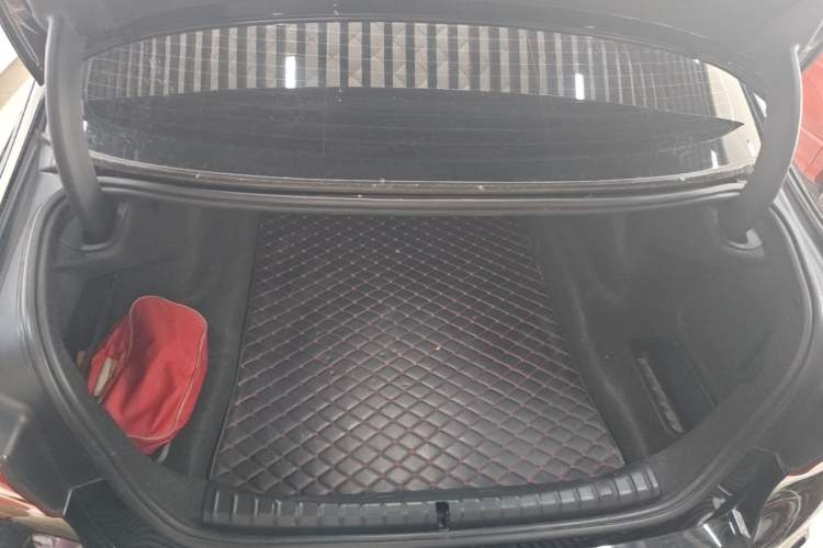 Used BMW 5 Series 2019 525Li M Sport Package Trunk
