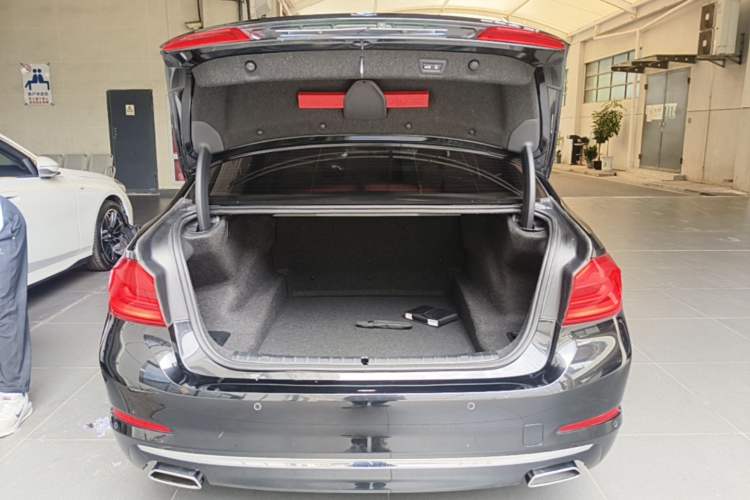 Used BMW 5 Series 2019 Facelifted 530Li Luxury Edition Premium Package Trunk