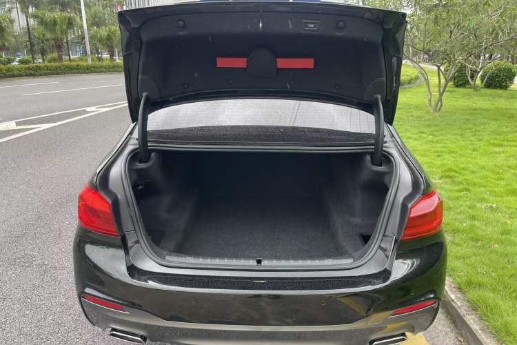 Used BMW 5 Series 2019 530Li Leading Model M Sport Package Trunk