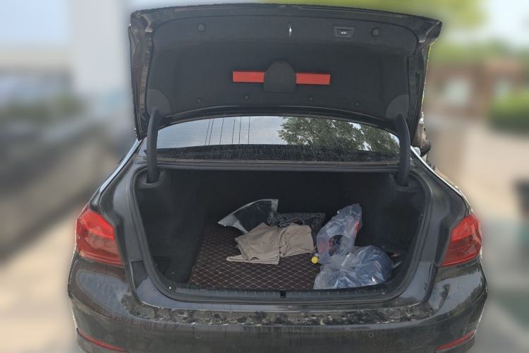 Used BMW 5 Series 2019 525Li Luxury Package Trunk