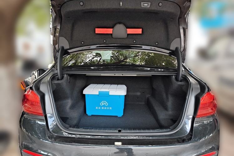 Used BMW 5 Series 2019 525Li M Sport Package Trunk