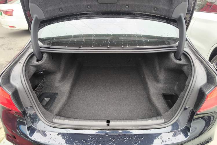Used BMW 5 Series 2019 530Li Leading Model M Sport Package Trunk