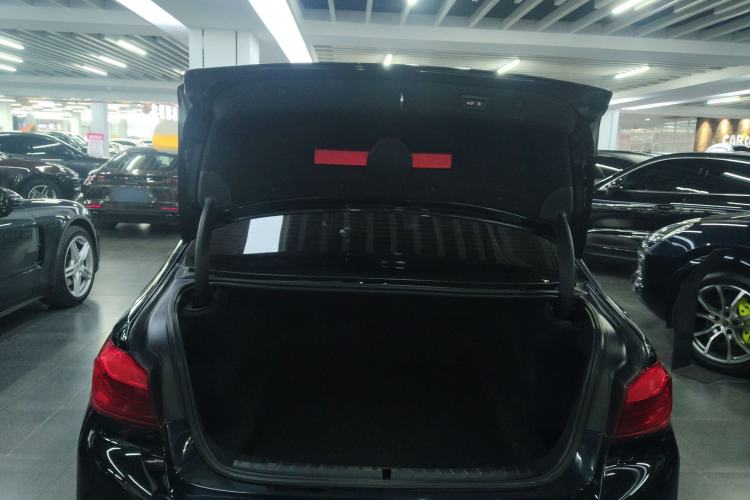 Used BMW 5 Series 2019 525Li M Sport Package Trunk