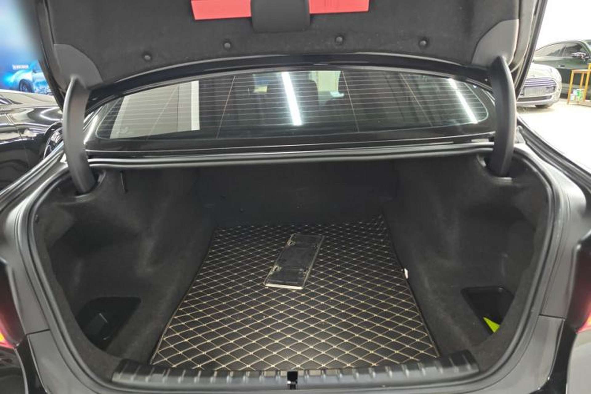 Used BMW 5 Series 2019 Facelifted 530Li Leading Edition M Sport Package Trunk