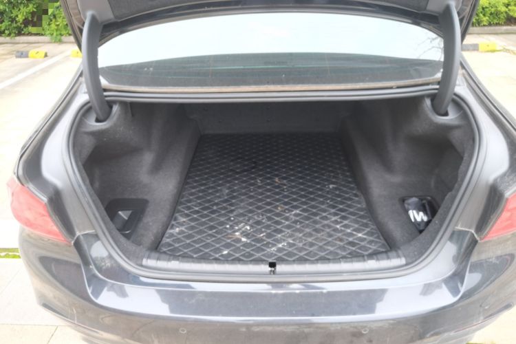Used BMW 5 Series 2019 525Li M Sport Package Trunk