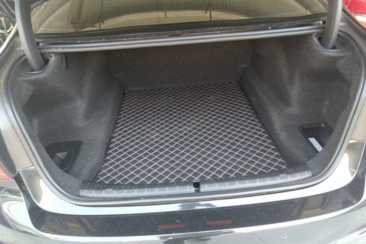 Used BMW 5 Series 2019 525Li M Sport Package Trunk
