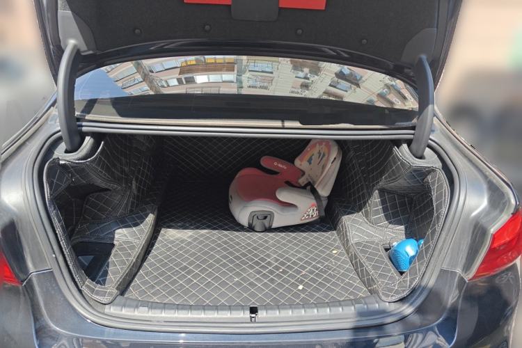 Used BMW 5 Series 2019 525Li M Sport Package Trunk