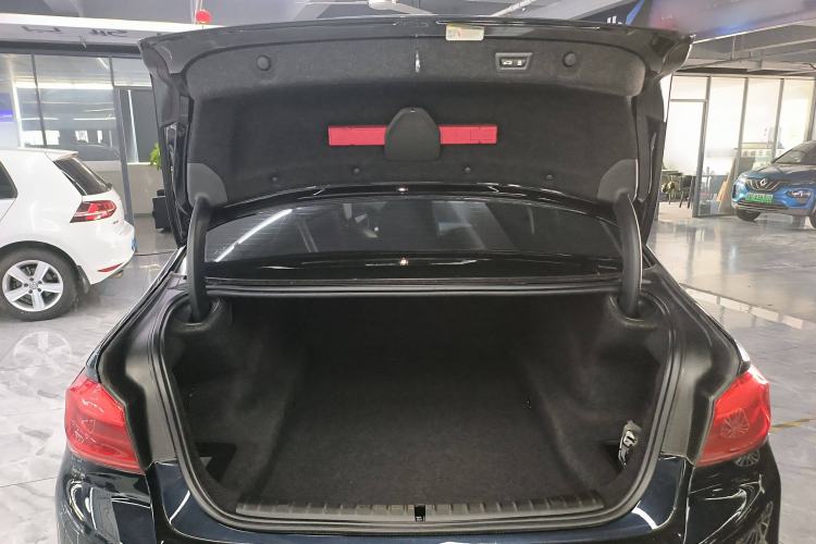 Used BMW 5 Series 2019 525i M Sport Package Trunk