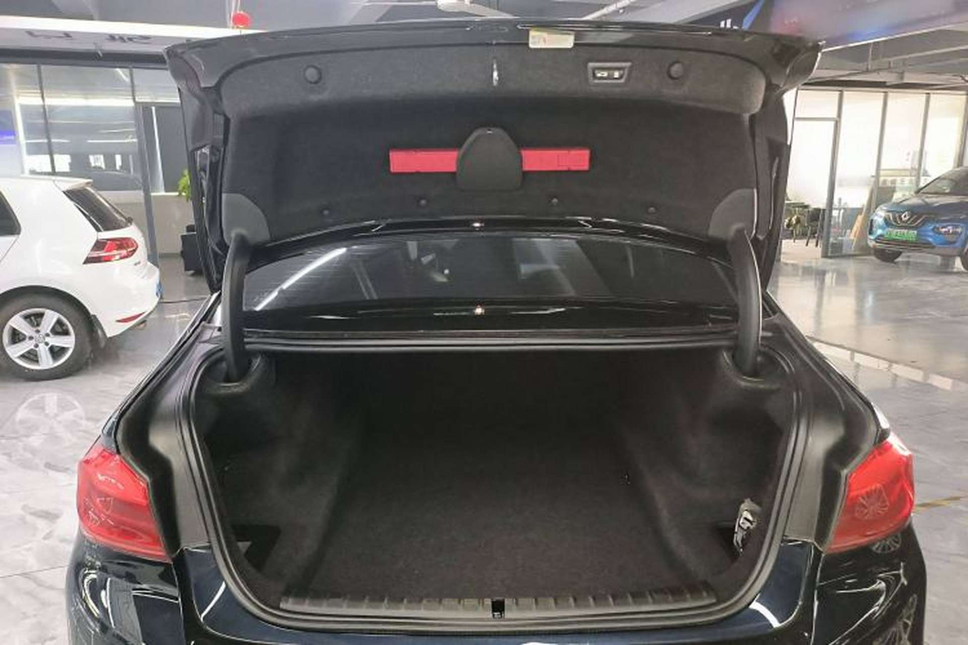 Used BMW 5 Series 2019 525i M Sport Package Trunk