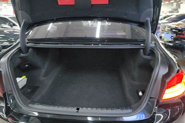 Used BMW 5 Series 2019 530Li Luxury Edition M Sport Package Trunk