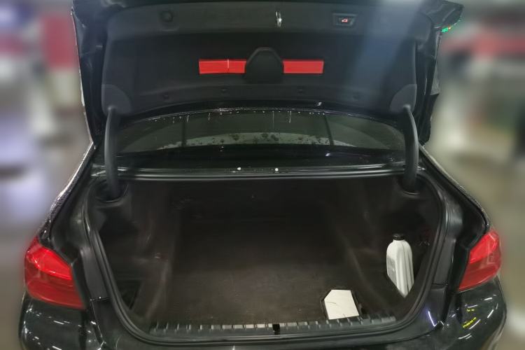 Used BMW 5 Series 2019 Updated 530Li xDrive Luxury Package Trunk