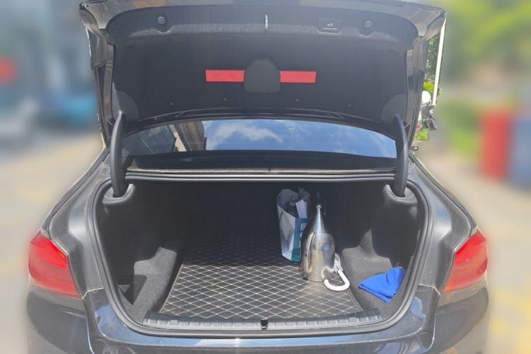 Used BMW 5 Series 2019 525Li M Sport Package Trunk