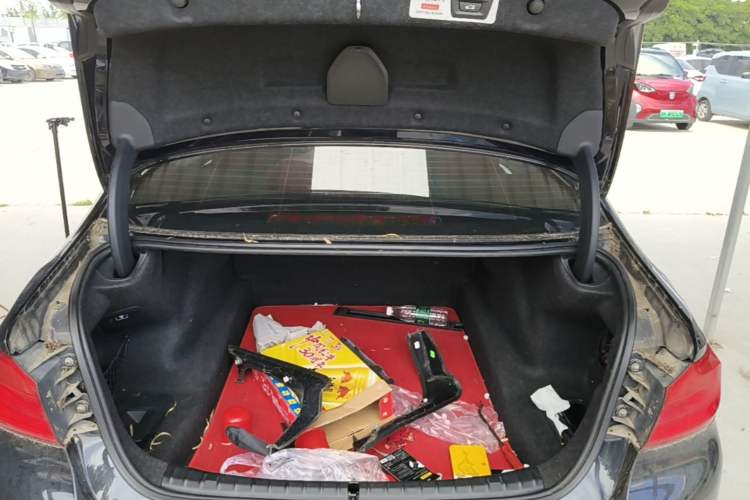 Used BMW 5 Series 2019 530Li Leading Model M Sport Package Trunk