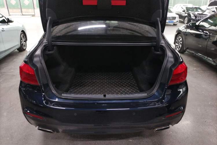 Used BMW 5 Series 2019 530Li Leading Model M Sport Package Trunk