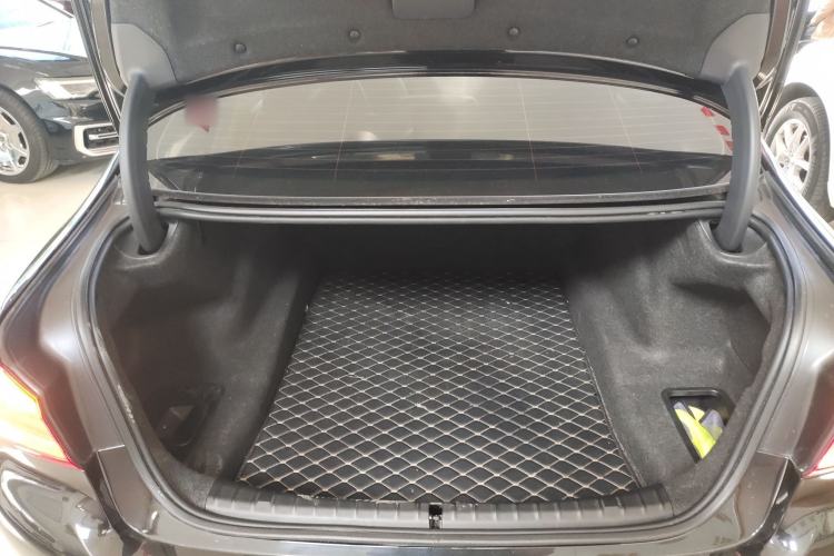 Used BMW 5 Series 2019 Facelifted 530Li Leading Edition Luxury Package Trunk