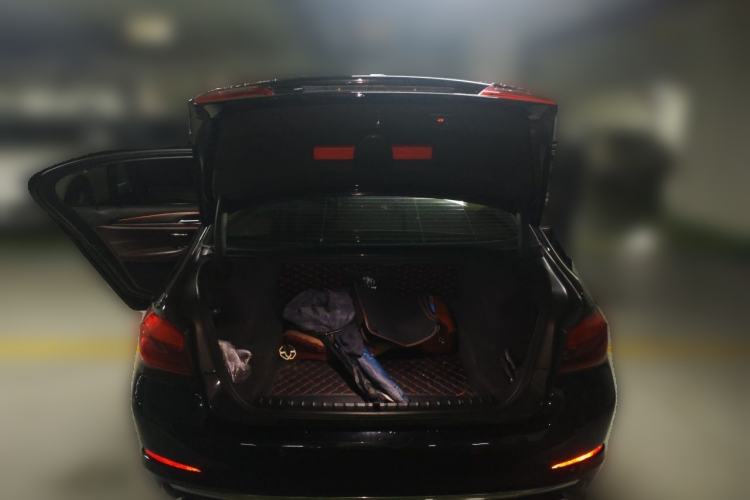 Used BMW 5 Series 2019 Facelifted 530Li Leading Edition Luxury Package Trunk