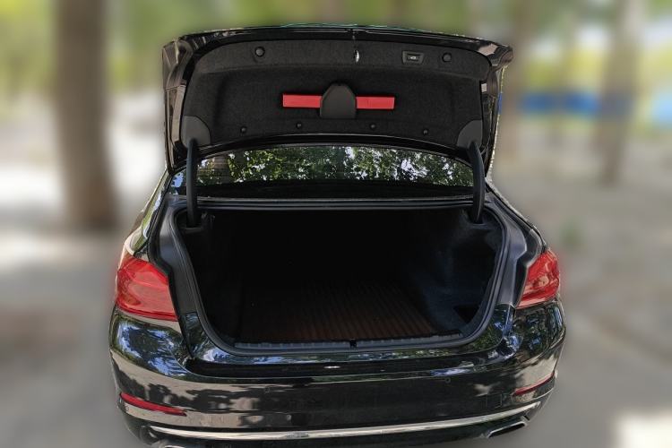 Used BMW 5 Series 2019 530Li Leading Model Luxury Package Trunk