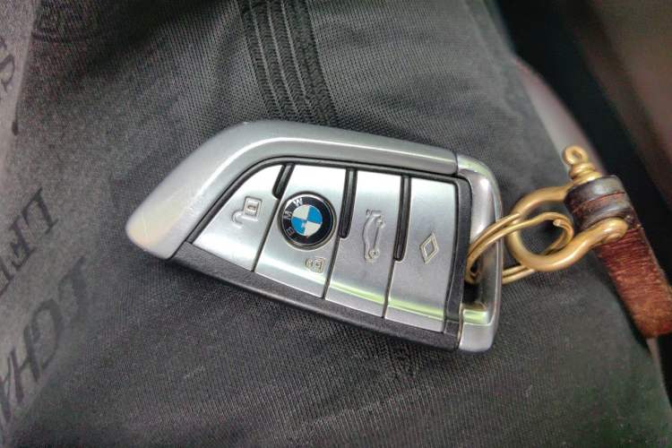 Used BMW 5 Series 2019 530Li Leading Model Luxury Package Vehicle Key