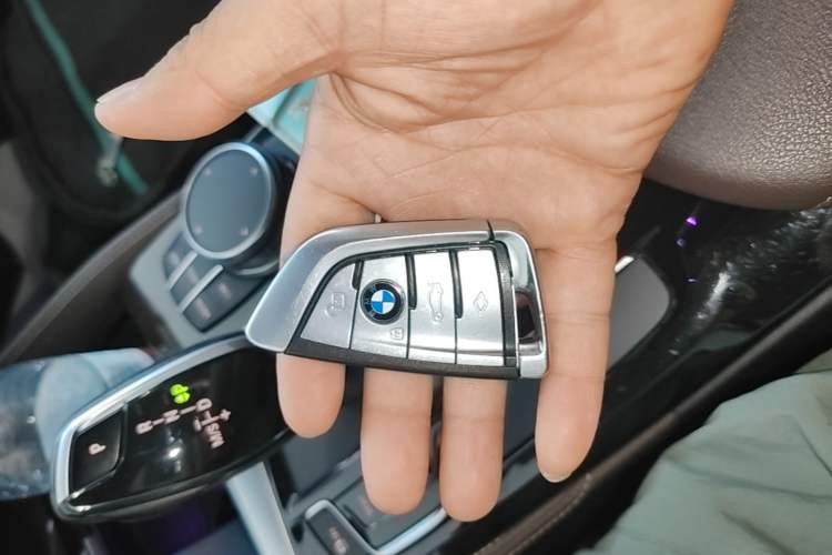 Used BMW 5 Series 2019 Facelifted 525Li Luxury Package Vehicle Key