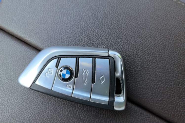 Used BMW 5 Series 2019 525Li Luxury Package Vehicle Key