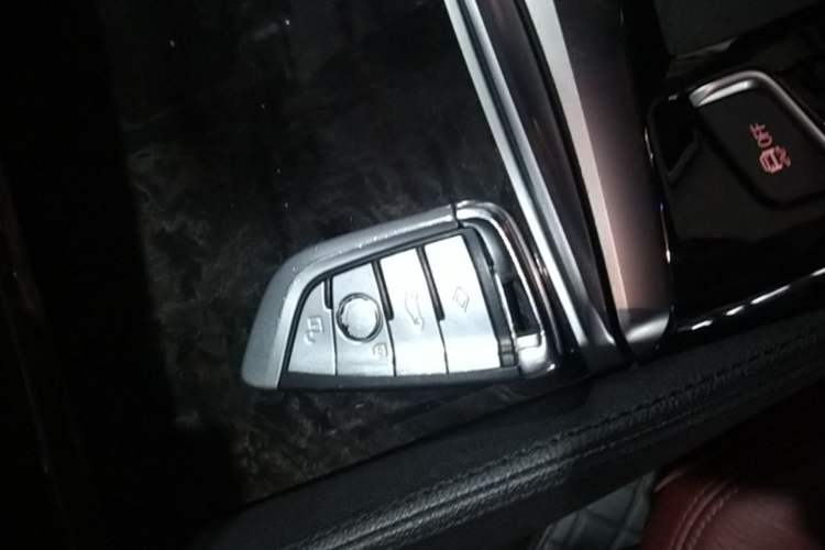Used BMW 5 Series 2019 530Li Leading Model M Sport Package Vehicle Key