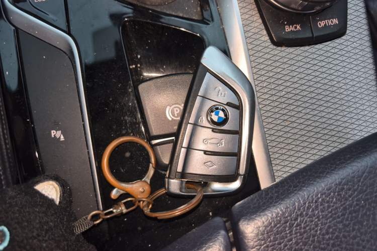 Used BMW 5 Series 2019 525i M Sport Package Vehicle Key