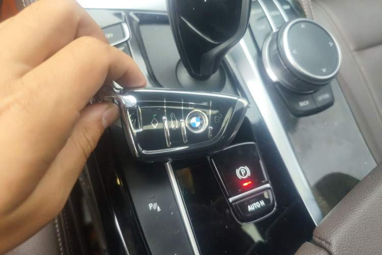 Used BMW 5 Series 2019 525Li M Sport Package Vehicle Key