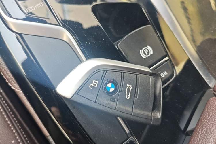 Used BMW 5 Series 2019 Restyled 525Li M Sport Package Vehicle Key
