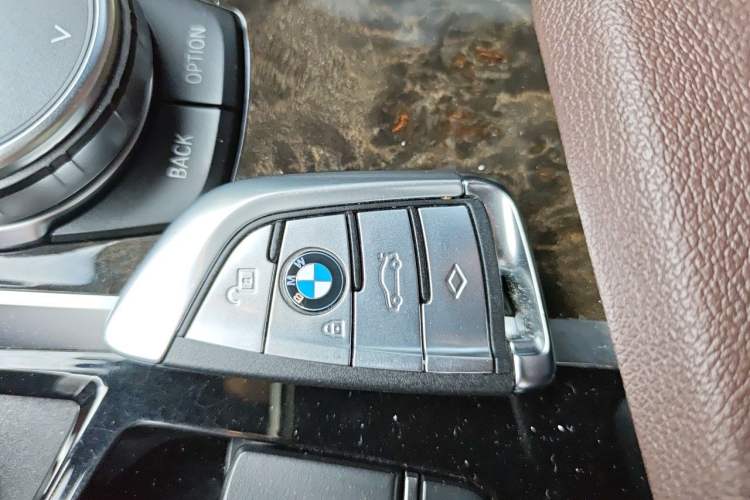 Used BMW 5 Series 2019 Restyled 525Li M Sport Package Vehicle Key